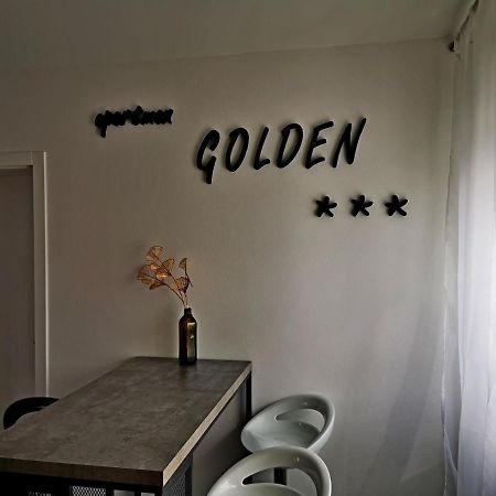 شقة Golden - Self Check In أوسييك المظهر الخارجي الصورة